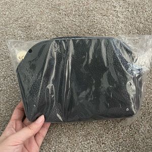 Ester lauder makeup bag